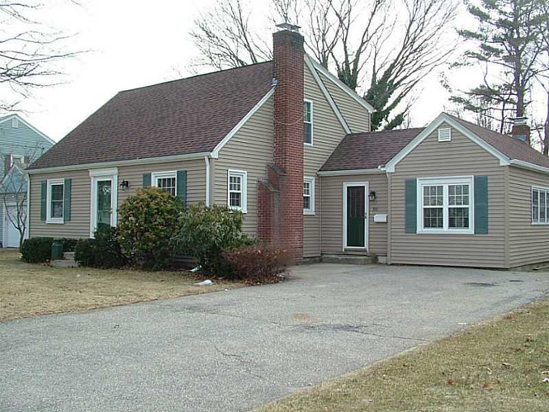 89 Kiwanee Rd, Warwick, RI 02888 - photo 1