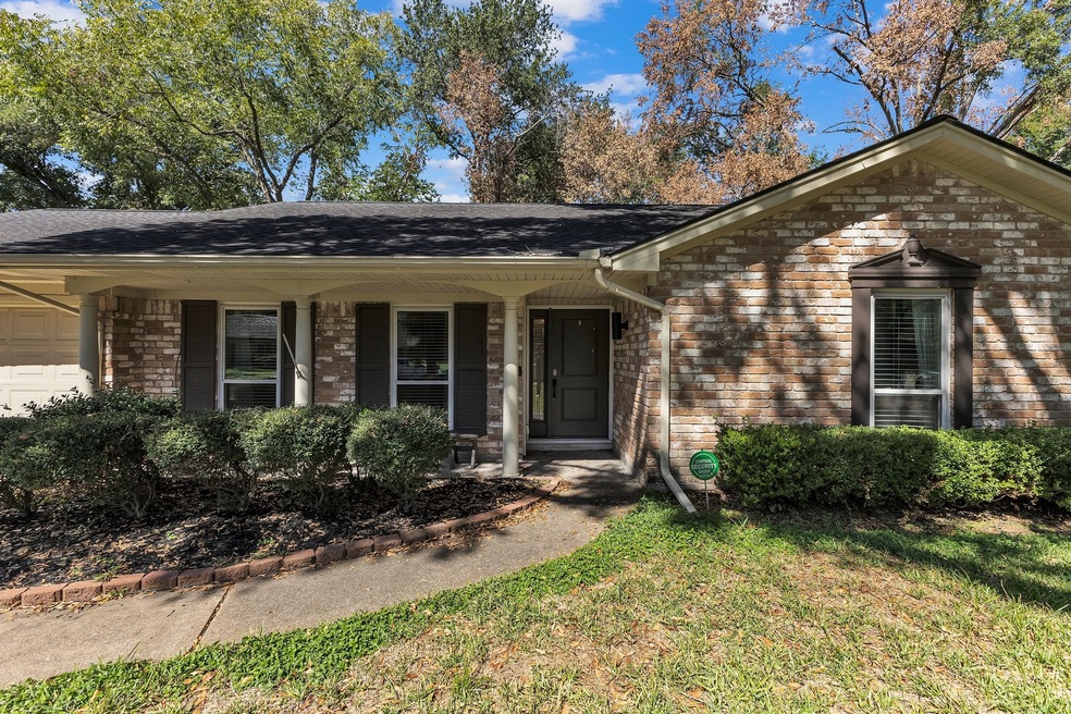 5934 Bent Bough Ln, Houston, TX 77088 - photo 1