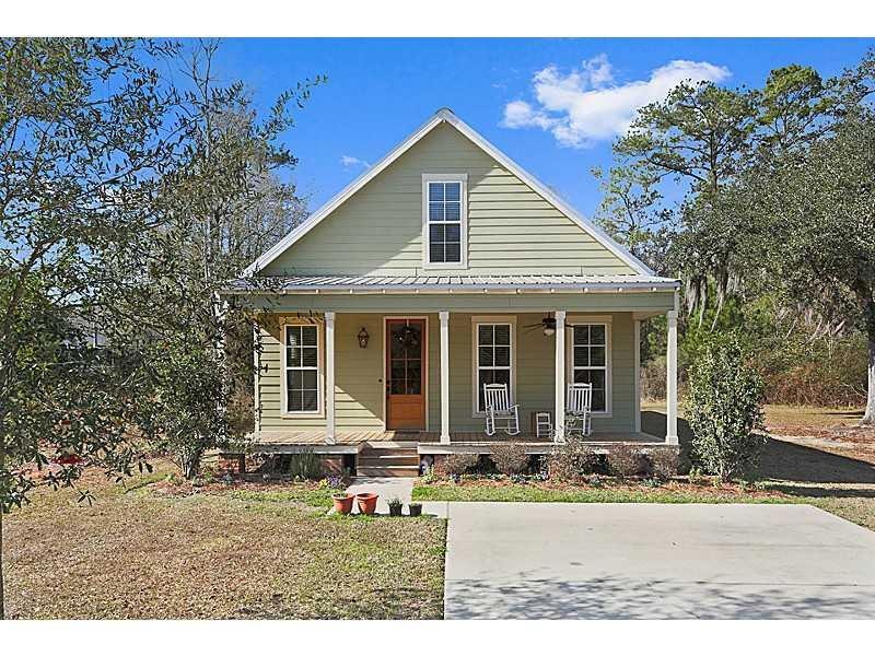 Facade/Exterior Front. Large 4-car driveway,  larg