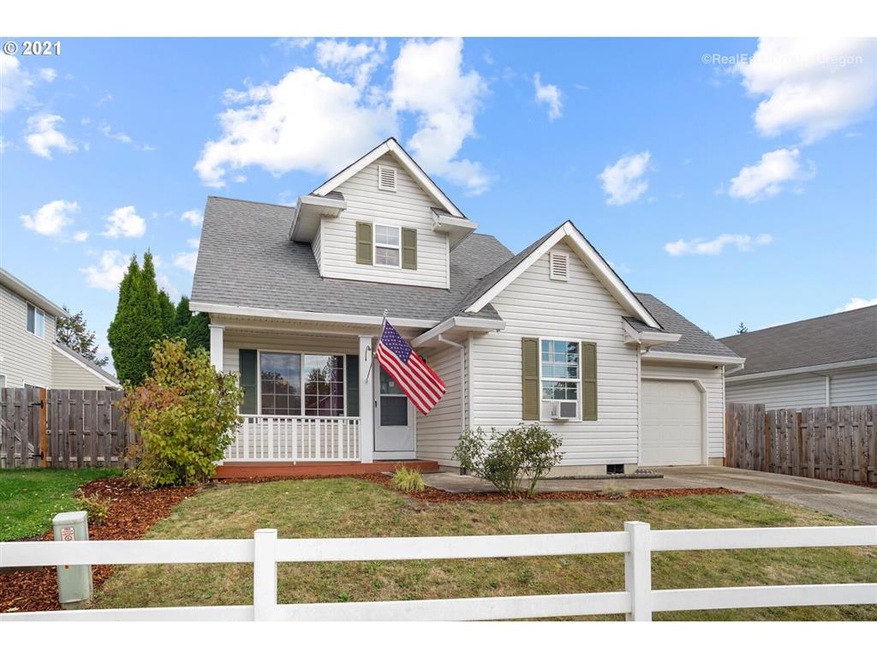 1330 Creekside Ln, Newberg, OR 97132 - photo 1