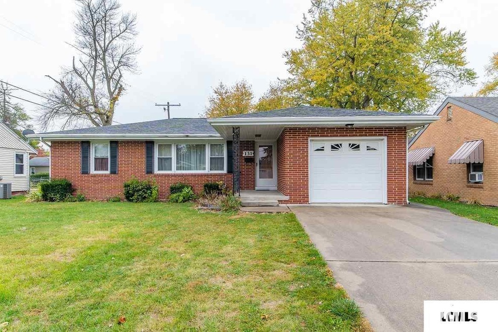 131 Portland Place, Lincoln, IL 62656 - photo 1