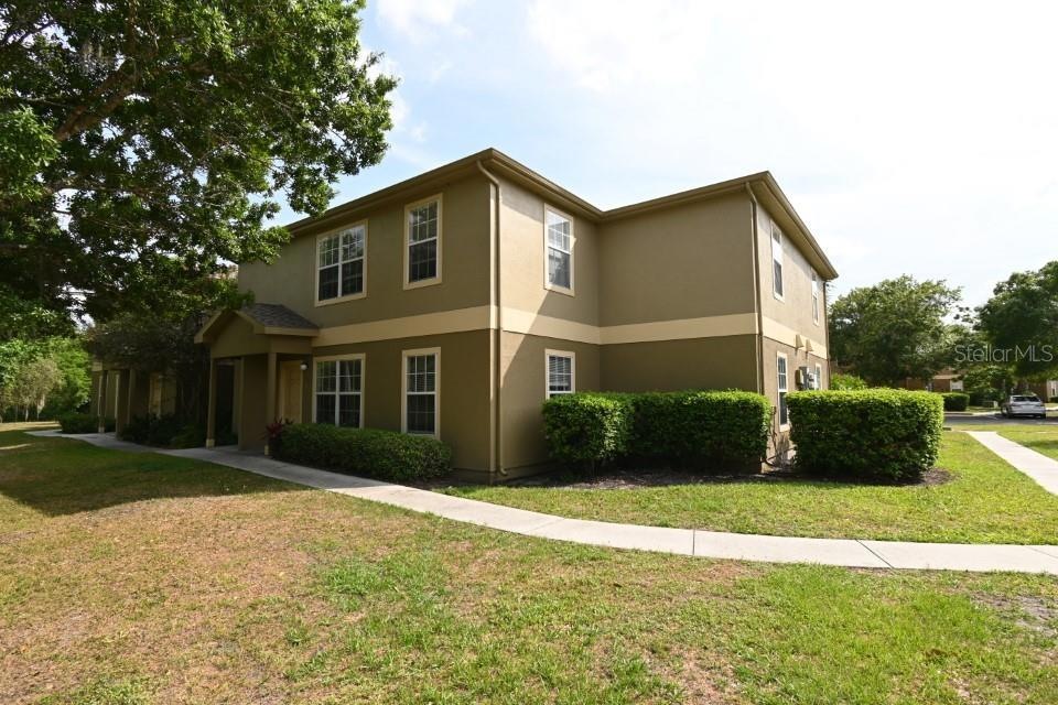 5904 Willow Ridge Dr unit 104, Zephyrhills, FL 33541 - photo 1