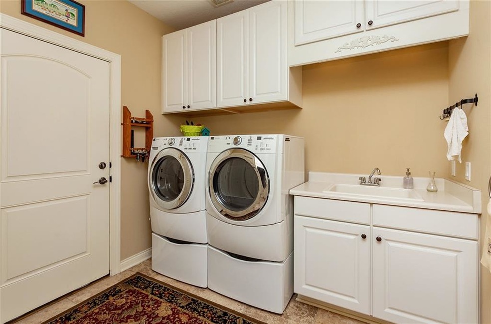 2834 Druid Hill Dr unit 2834, Des Moines, IA 50315 - photo 1