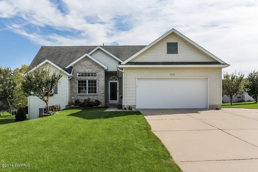 001-Front_View-1252956-mls