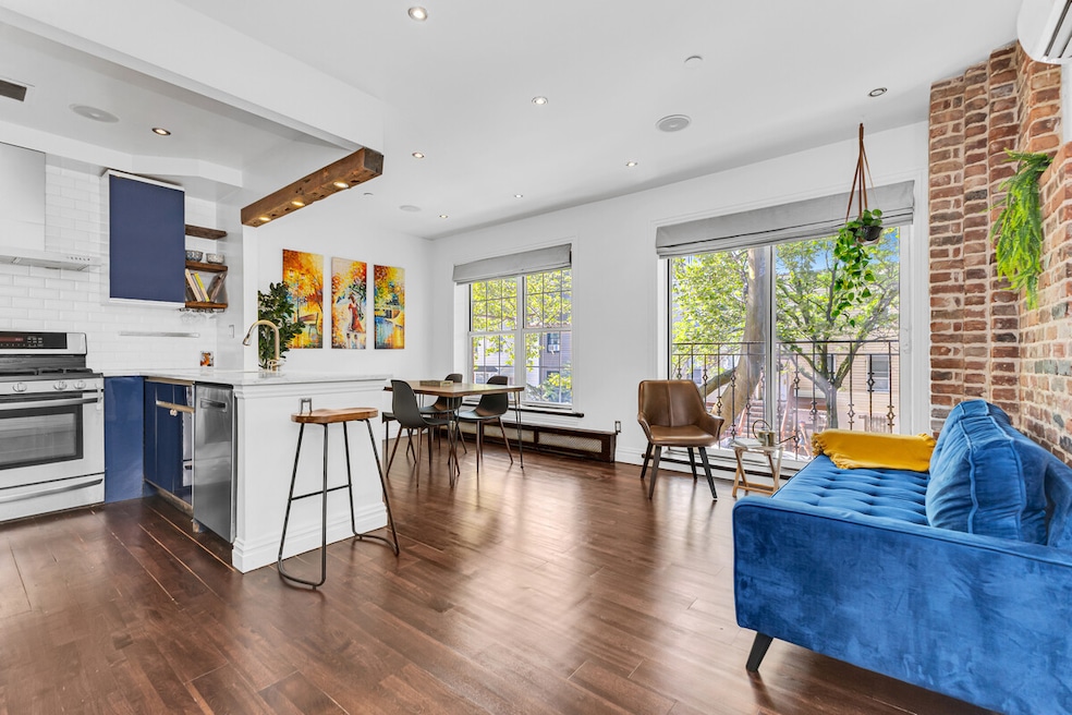 39 Powers St unit 2A, Brooklyn, NY 11211 - photo 1