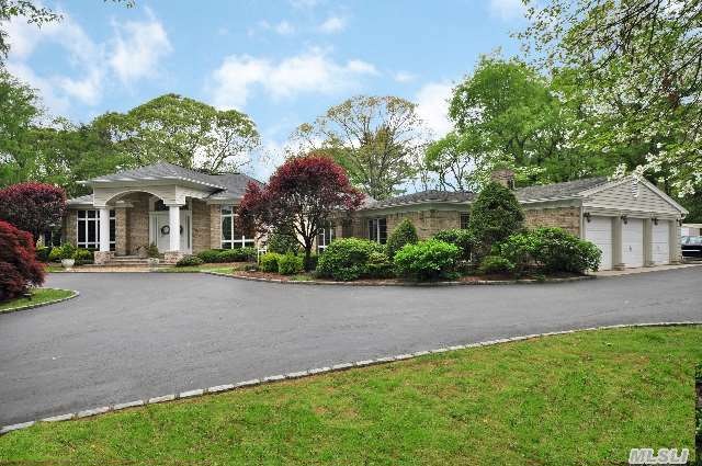 1095 Pine Valley Rd, Oyster Bay, NY 11771 - photo 1