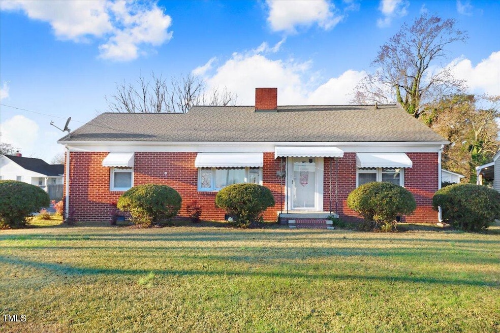 1308 W Main St, Williamston, NC 27892 - photo 1