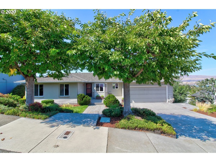 1407 E 21st St, the Dalles, OR 97058 - photo 1