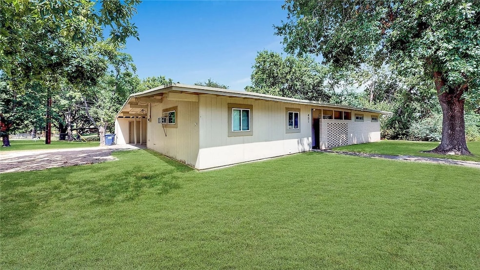 401 Glade St, College Station, TX 77840 - photo 1