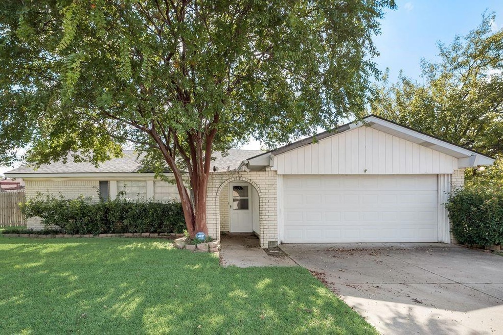 1916 Memphis Dr, Bedford, TX 76022 - photo 1