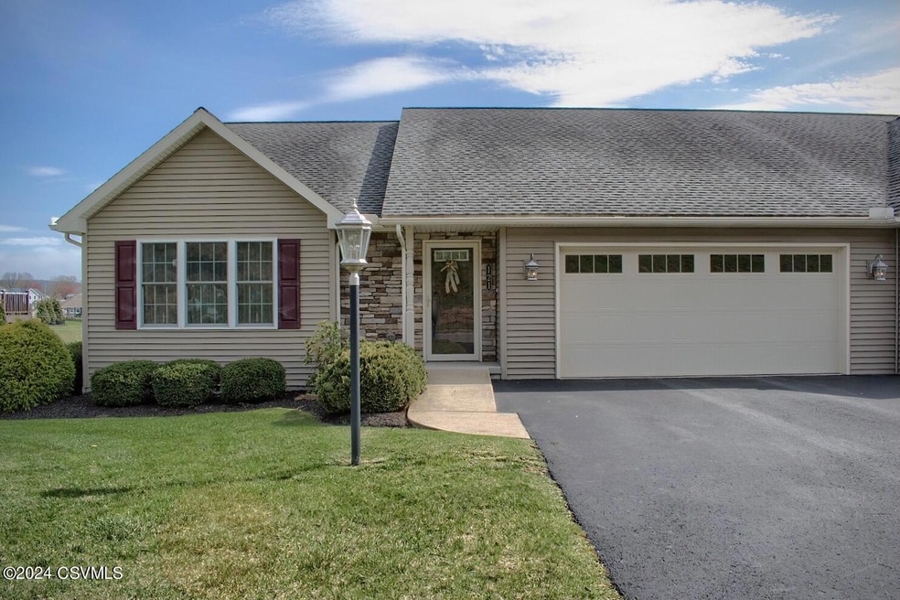 121 Limerick Ln, Selinsgrove, PA 17870 - photo 1