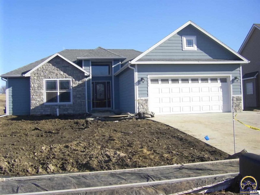 4204 SW Stonybrook Dr, Topeka, KS 66610 - photo 1