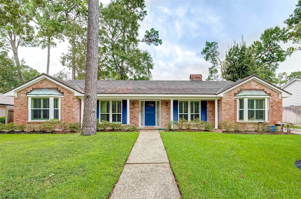 10227 Pine Forest Rd, Houston, TX 77042 - photo 1