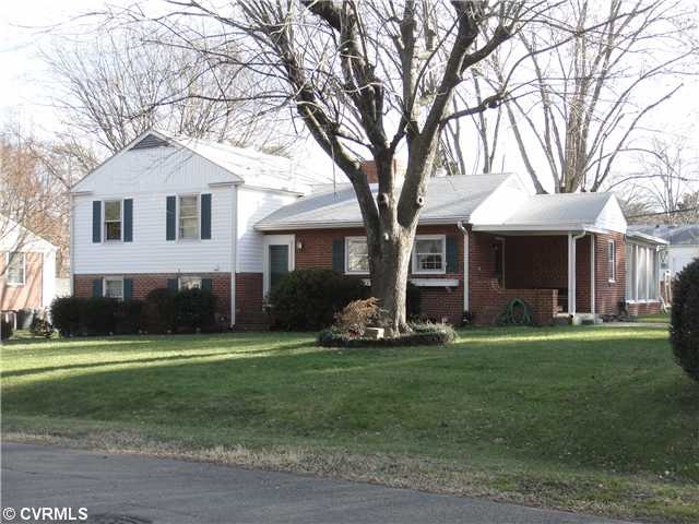 Exterior Front - Large maintenance free home in co