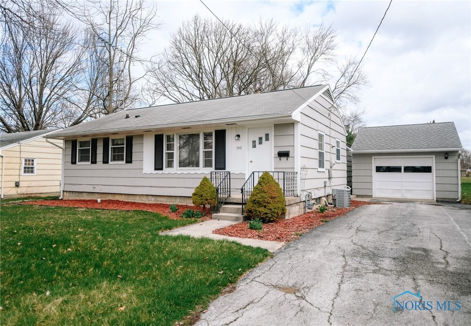 542 Winfield Ave, Findlay, OH 45840 - photo 1