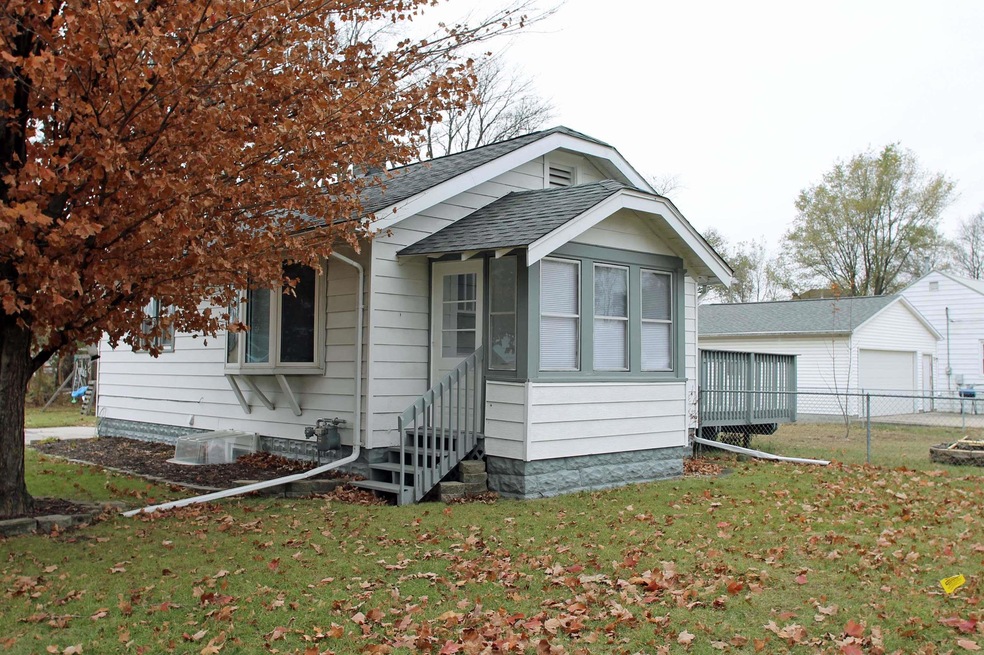 123 Idaho St, Waterloo, IA 50703 - photo 1