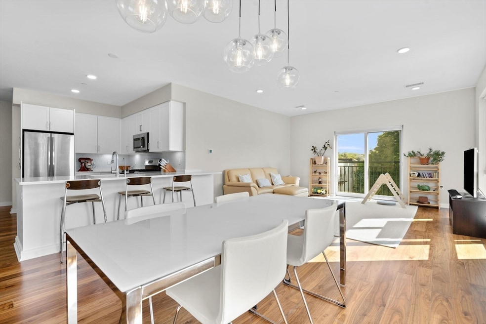 Sold $970,000 • Co-Listing Agent