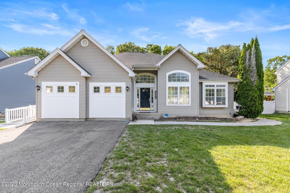 1022WhisperingOak-3