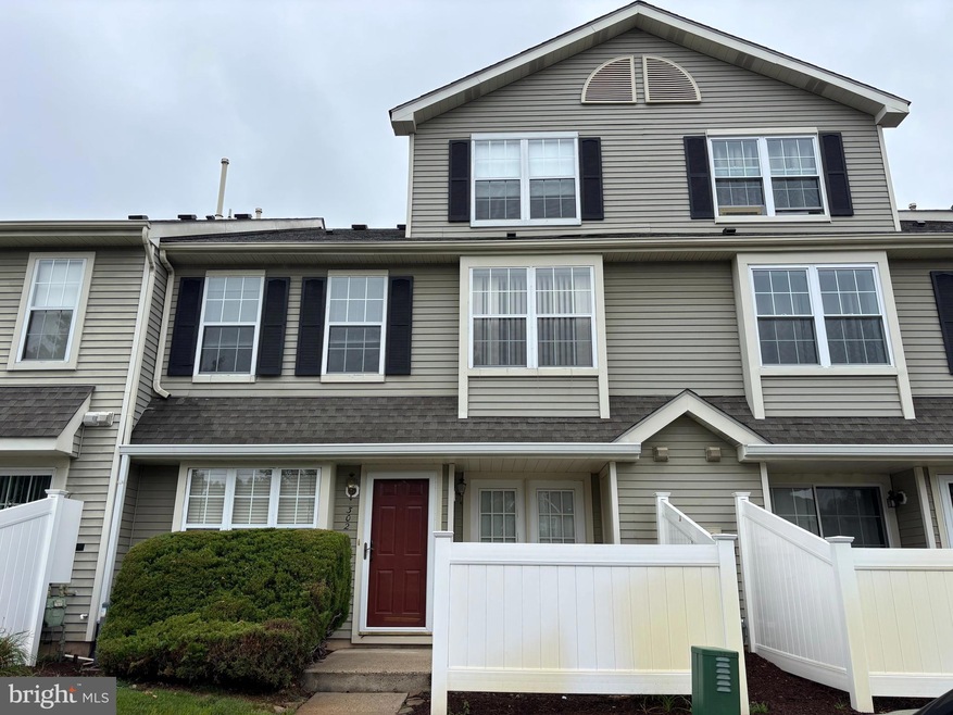 302 Trescott Place unit 302, Mount Laurel, NJ 08054 - photo 1