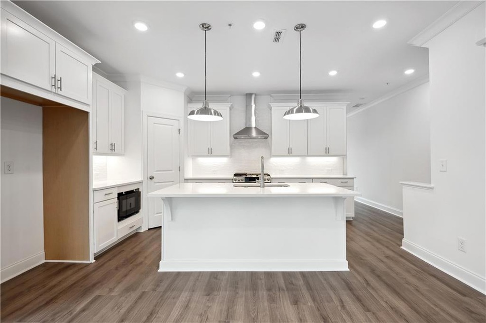 Luxurious, Modern Kitchen - fully equipped for day