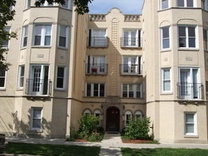 2704 W Arthur Ave unit 3N, Chicago, IL 60645 - photo 1