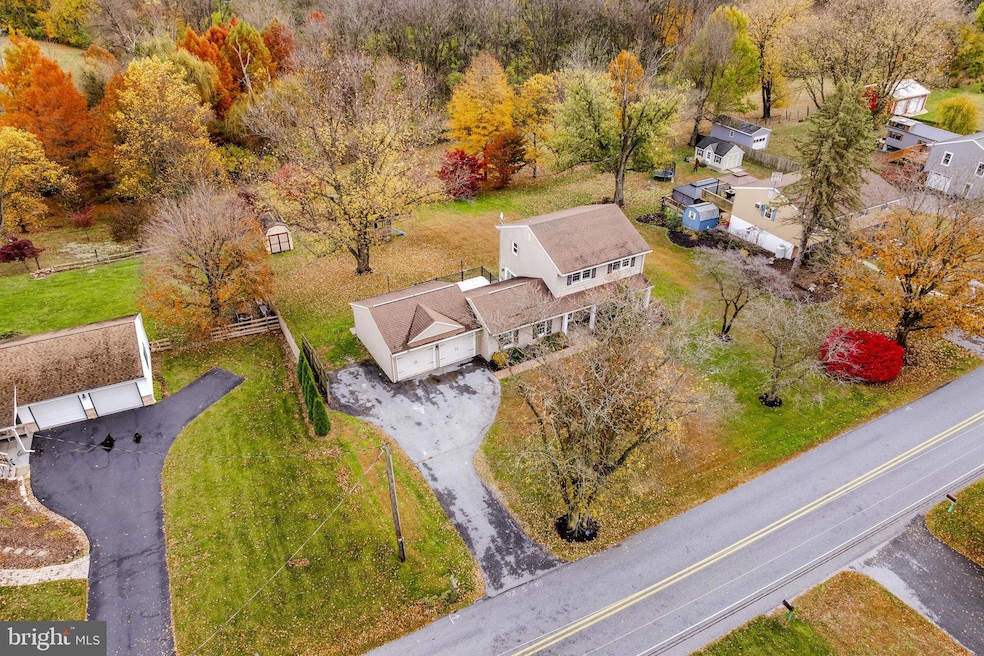 105 Hershey Rd, Lititz, PA 17543 - photo 1