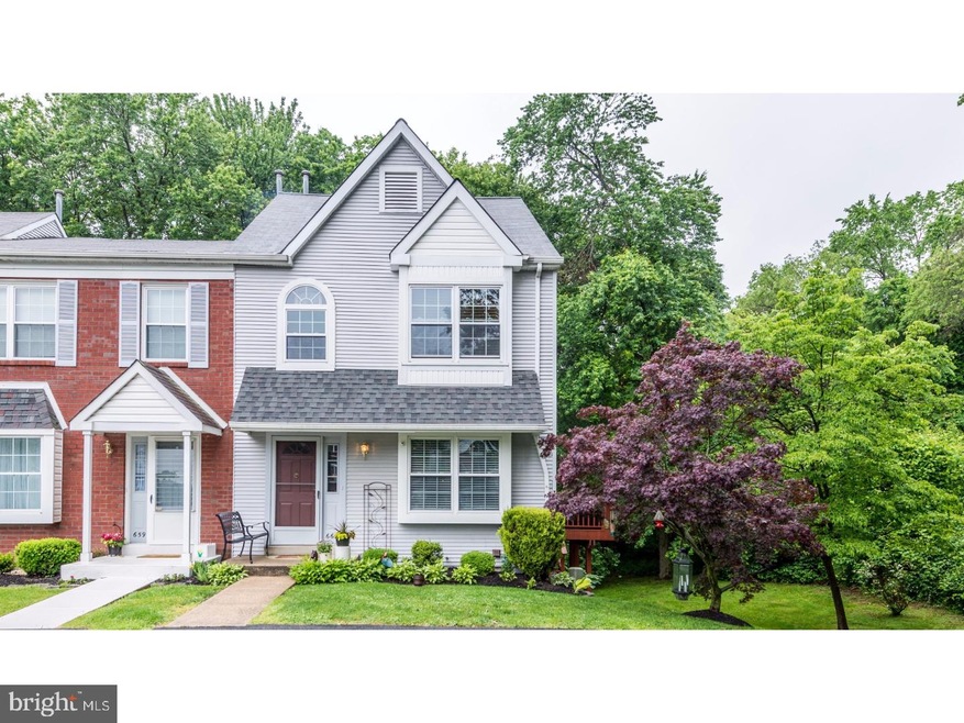 661 Kenney Ln, Brookhaven, PA 19015 - photo 1