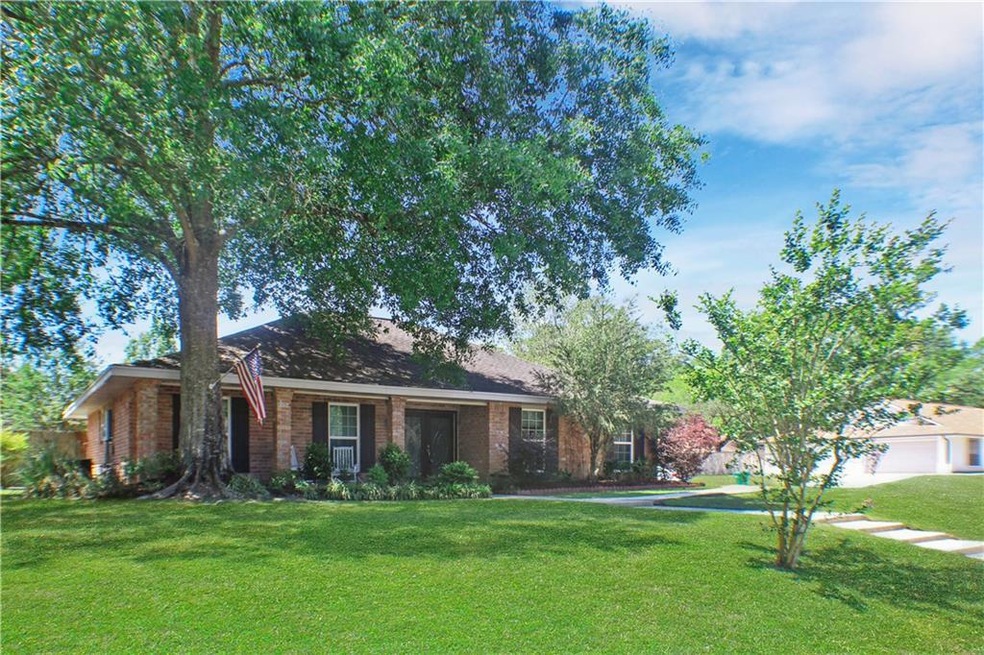 521 Cross Gates Blvd, Slidell, LA 70461 - photo 1