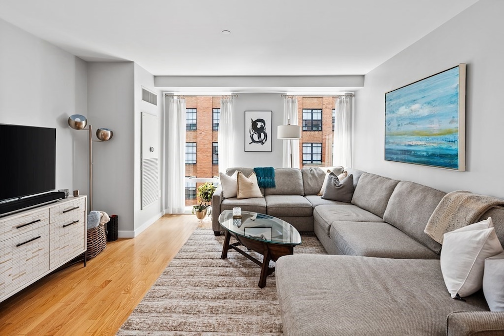 Folio Boston unit 902, Boston, MA 02110 - photo 1