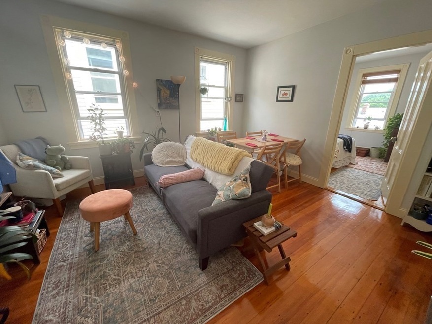 787 Boylston St unit 3, Chestnut Hill, MA 02467 - photo 1