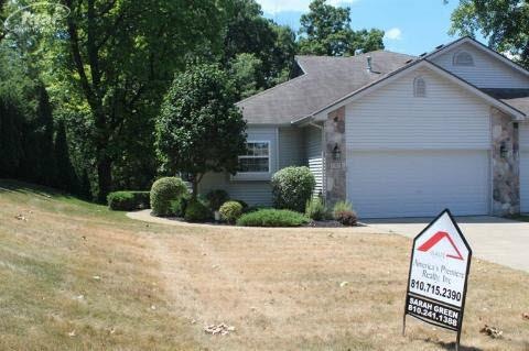 2323 Swans Cove unit 1A, Fenton, MI 48430 - photo 1
