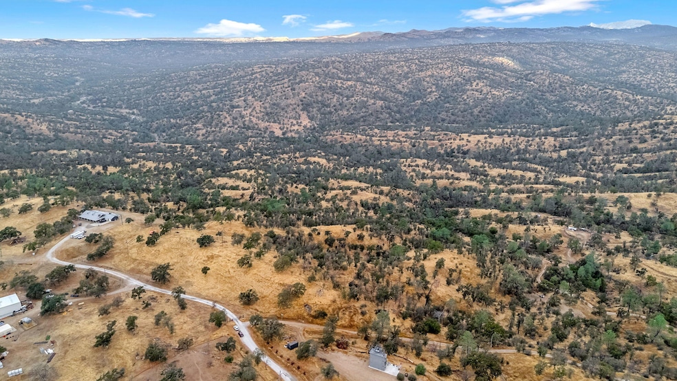 37749 Misty Ridge Rd, Raymond, CA 93653 - photo 1