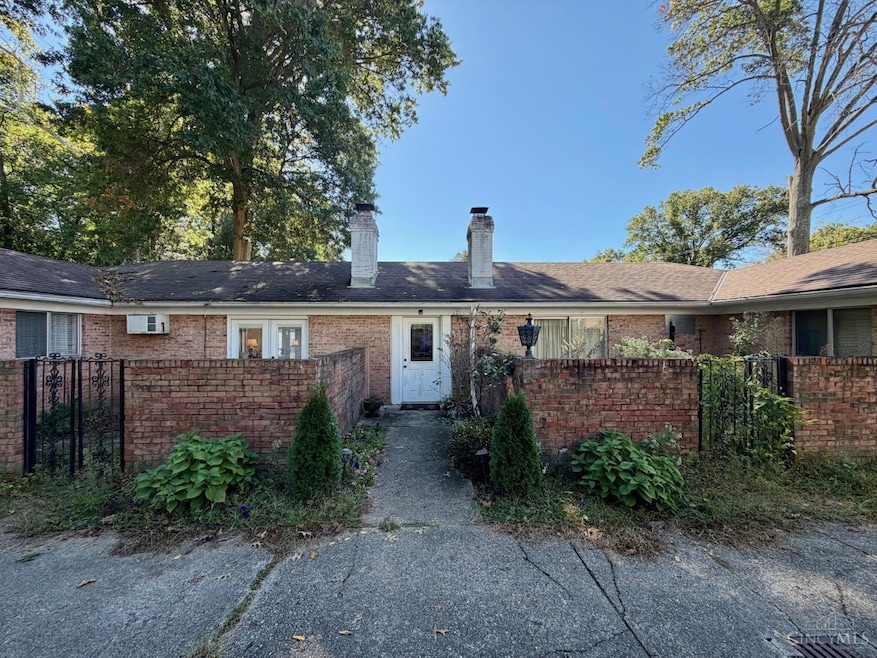Pending $320,000 • Co-Listing Agent