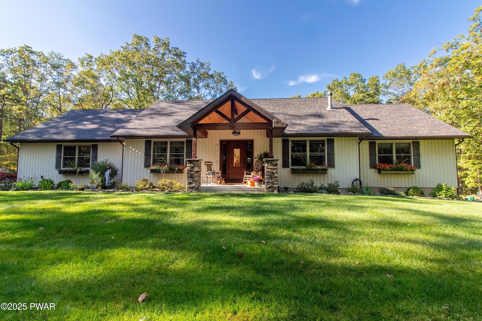 114 Whispering Oaks Rd, Greeley, PA 18425 - photo 1