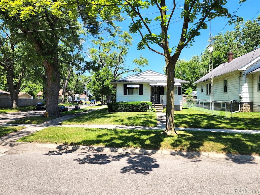 2601 Woodrow Ave, Flint, MI 48506 - photo 1