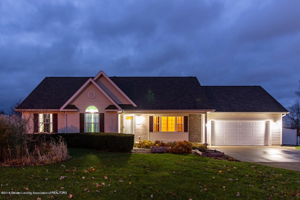 490 Elizabeth Dr, Owosso, MI 48867 - photo 1