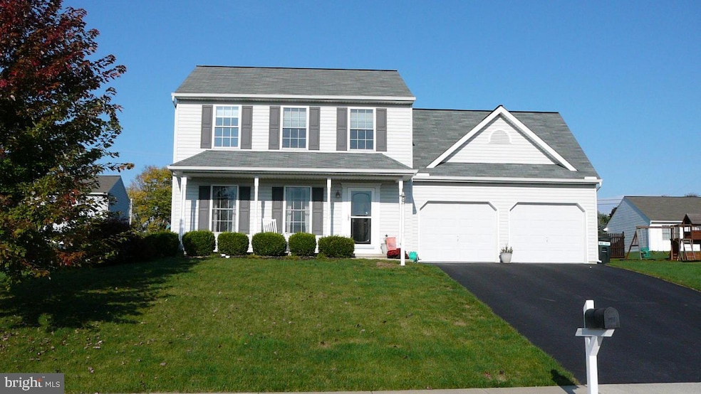 310 Pebble Beach Dr, Mount Wolf, PA 17347 - photo 1