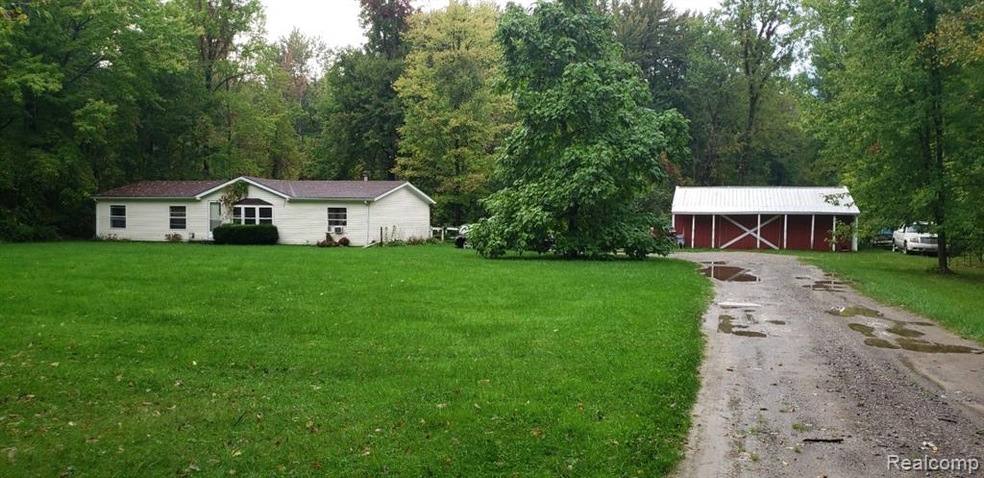 5800 Hanes Rd, Vassar, MI 48768 - photo 1