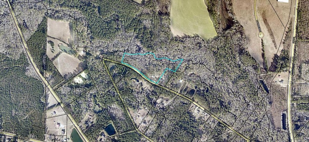 686 Victory Cir, Lyons, GA 30436 - photo 1