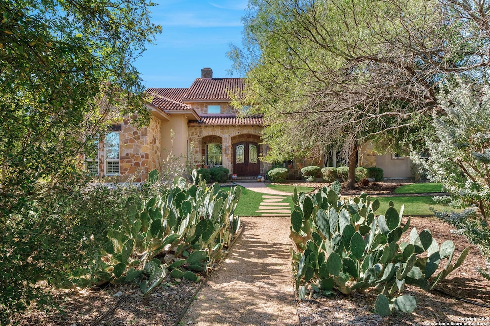 325 Whitestone Dr, Spring Branch, TX 78070 - photo 1