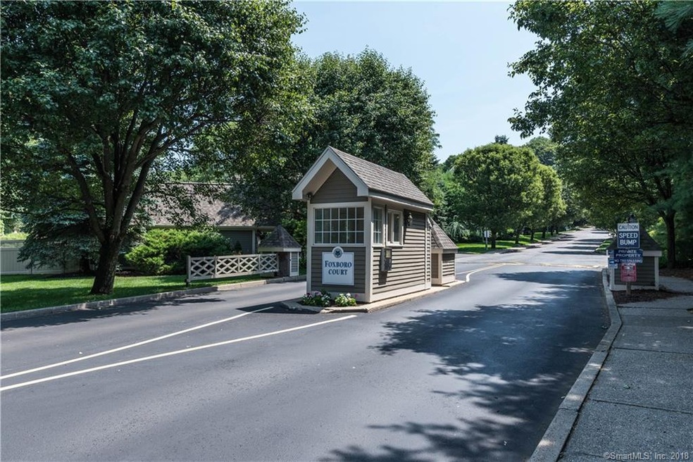 909 Foxboro Dr, Norwalk, CT 06851 - photo 1