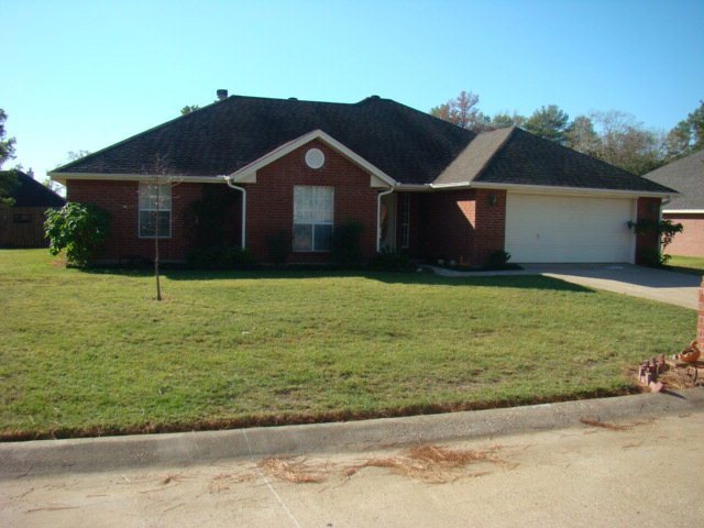 235 Sandalwood, Lufkin, OK 74904 - photo 1