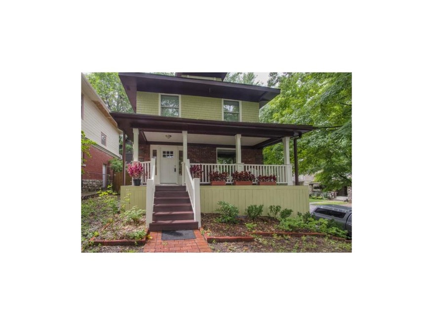 Charming 100 year old home in Hyde Park on corner 