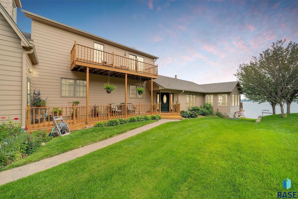 For Sale $894,900 • Co-Listing Agent