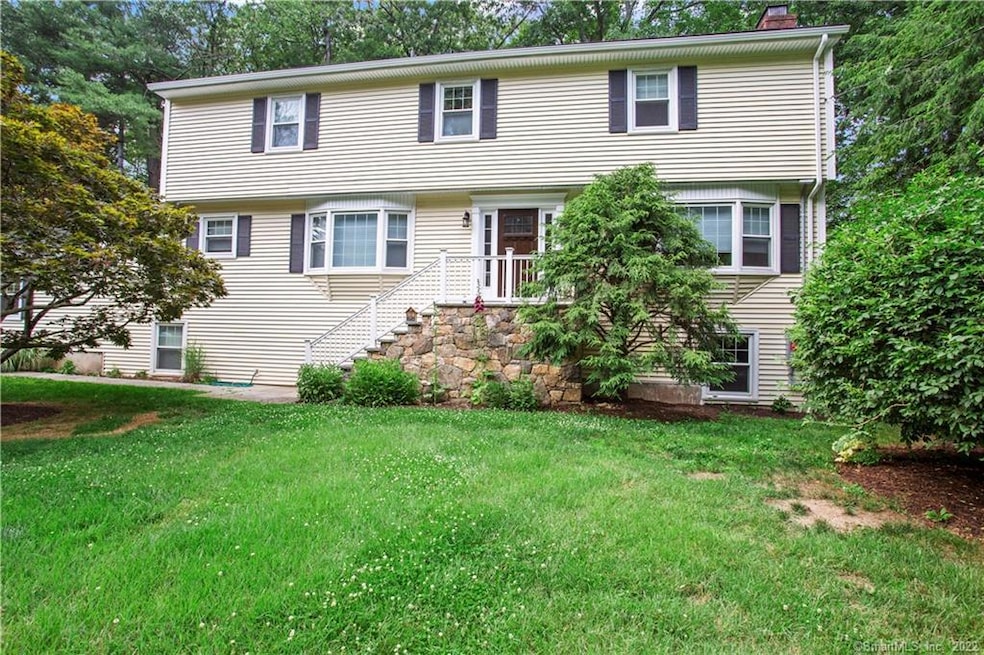 211 Butternut Ln, Stamford, CT 06903 - photo 1