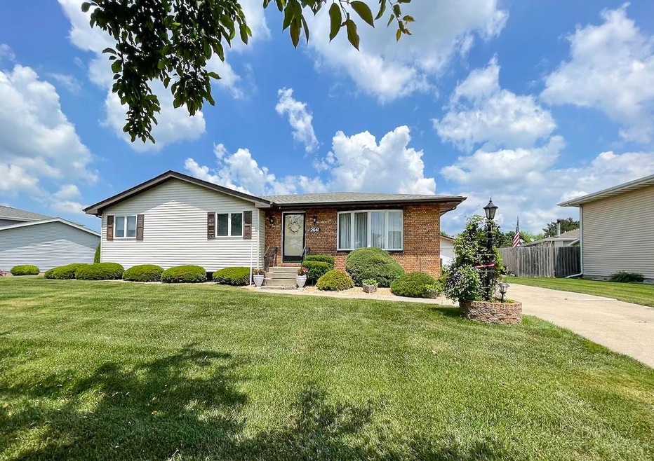 2641 Harvest Dr, Crown Point, IN 46307 - photo 1