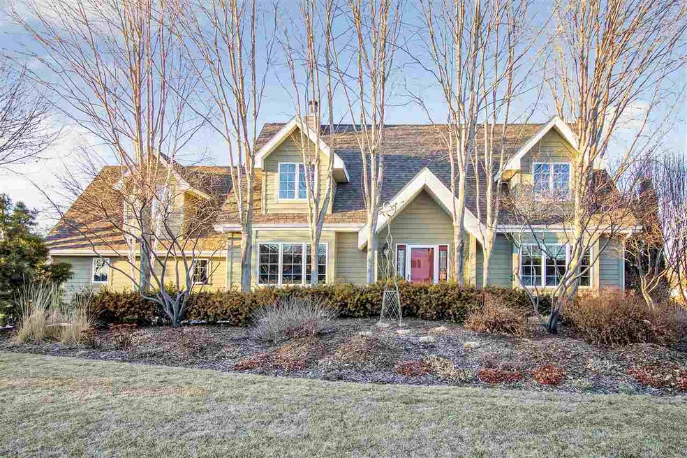 2316 W Spring Hollow Dr, Appleton, WI 54914 - photo 1