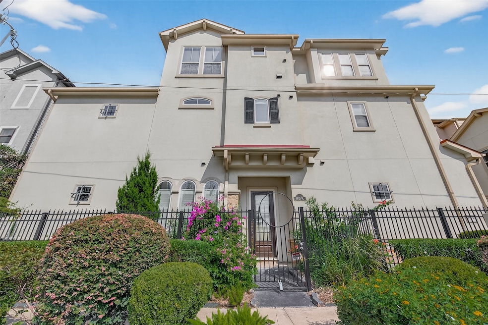 931 W 23rd St unit K, Houston, TX 77008 - photo 1