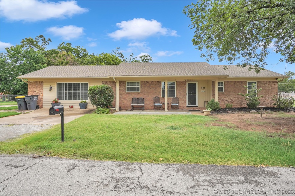 705 N 2nd St, Jenks, OK 74037 - photo 1