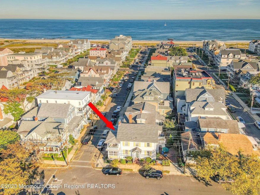 38 Atlantic Ave, Ocean Grove to beach